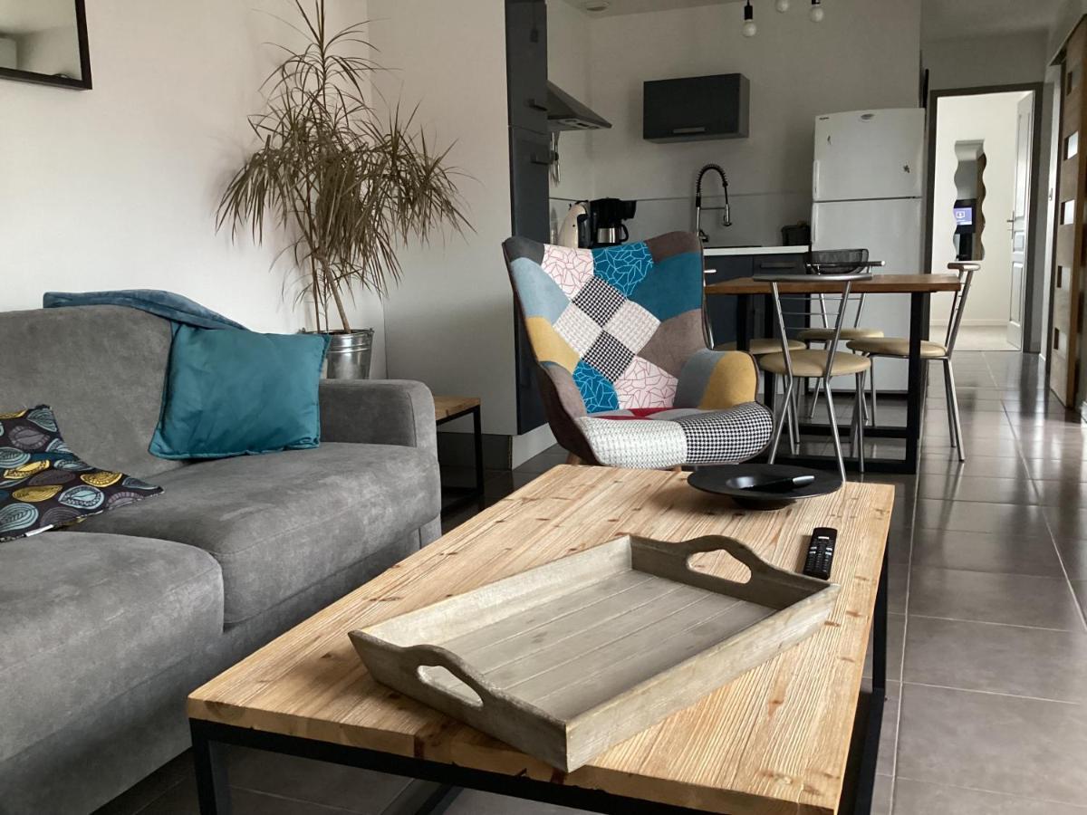 לה רושל Joli Appartement 50 M2 Classe 3 Etoiles Avec Terrasse Et Jardin מראה חיצוני תמונה